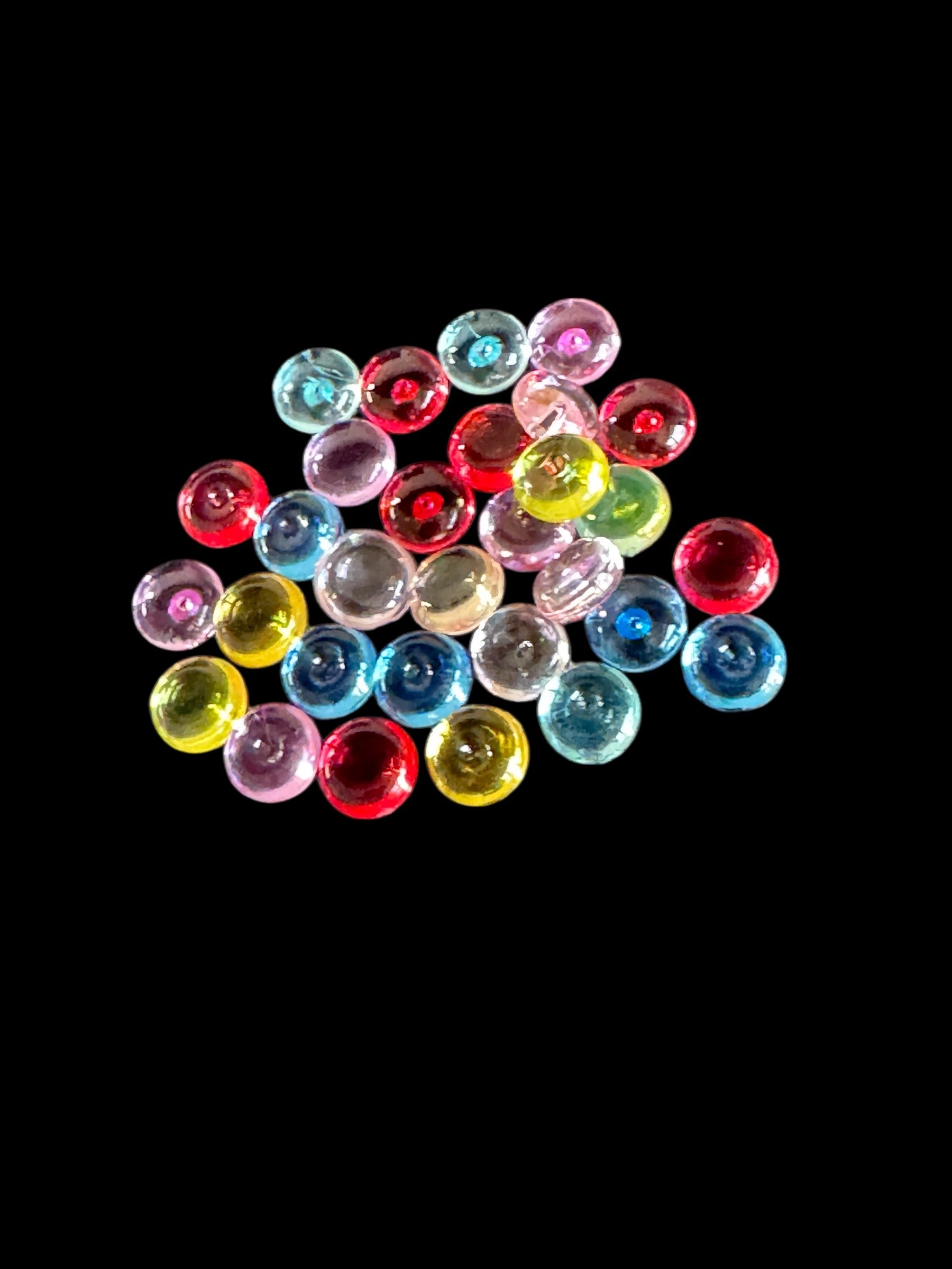 Multicolored pellets